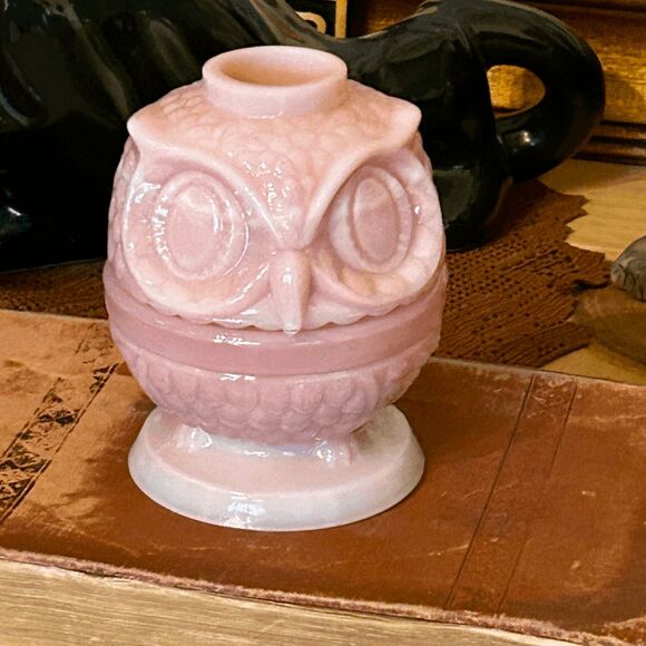 Wilkerson Glass Pink Slag Owl Fairy Lamp – Satin Art Glass Two-Piece Fairy Light - Picture 1 of 5